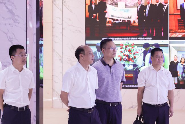 参观五矿二十三冶企业展厅1  修.jpg