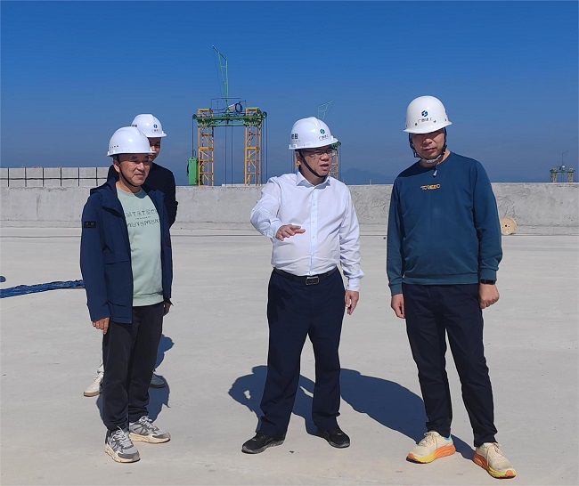 1730083301331947.jpg (修图)检查项目现场.jpg