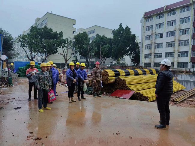 1745463974647111.jpg 管理人员4(修).jpg