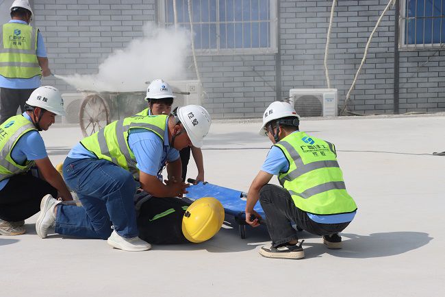 1749430779133600.jpg 现场应急救援演练 修.jpg