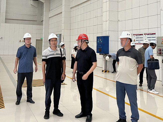 深入项目现场  修.jpg