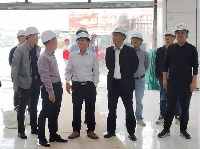 罗红云深入项目现场  修.jpg