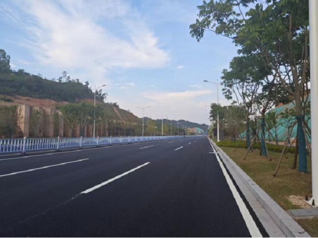 上饶经济技术开发区凤凰西大道延伸段道路工程(三期)二标段  修.jpg